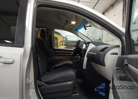 2010 Dodge Grand Caravan Se from USA, damaged, VIN 2D4RN4DE9AR377510